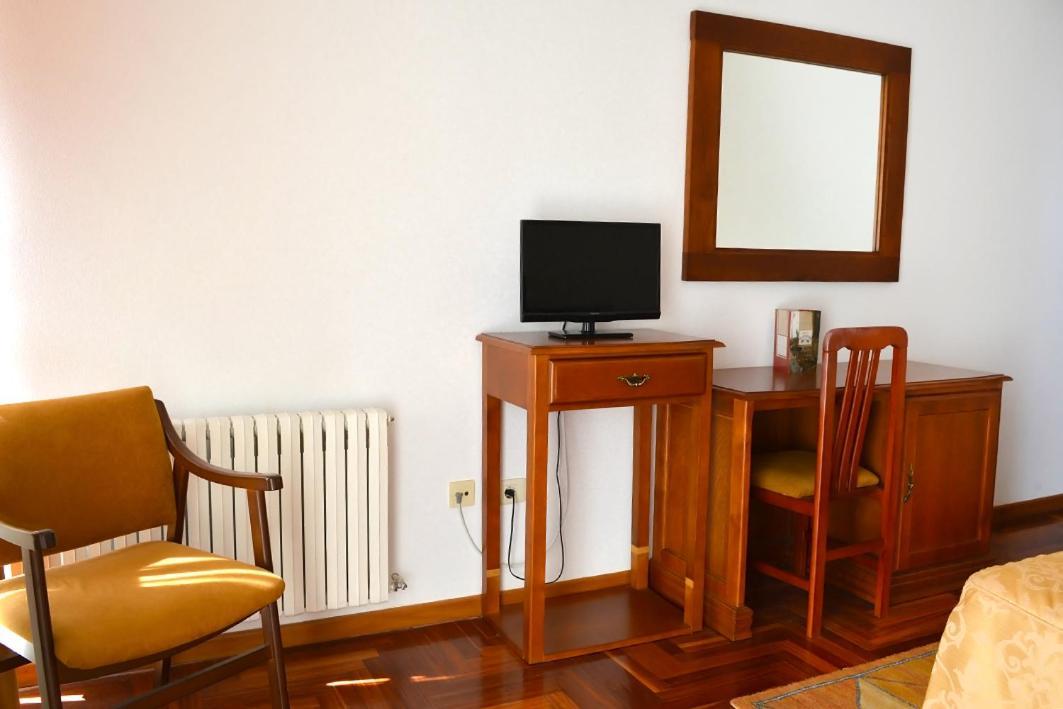 Hotel Os Caracoles Pereiro de Aguiar Buitenkant foto