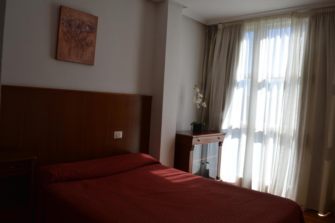 Hotel Os Caracoles Pereiro de Aguiar Buitenkant foto