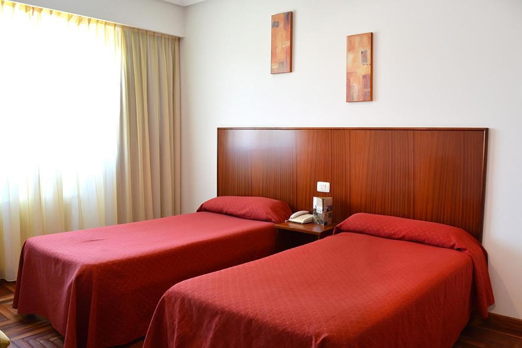 Hotel Os Caracoles Pereiro de Aguiar Buitenkant foto