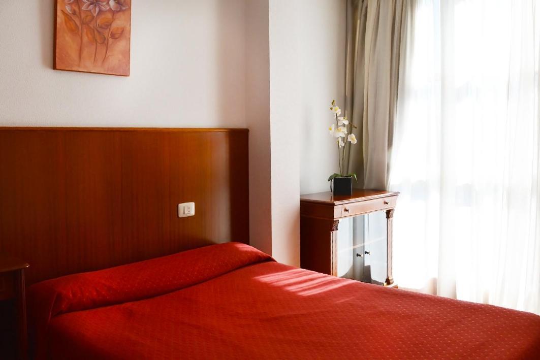 Hotel Os Caracoles Pereiro de Aguiar Buitenkant foto